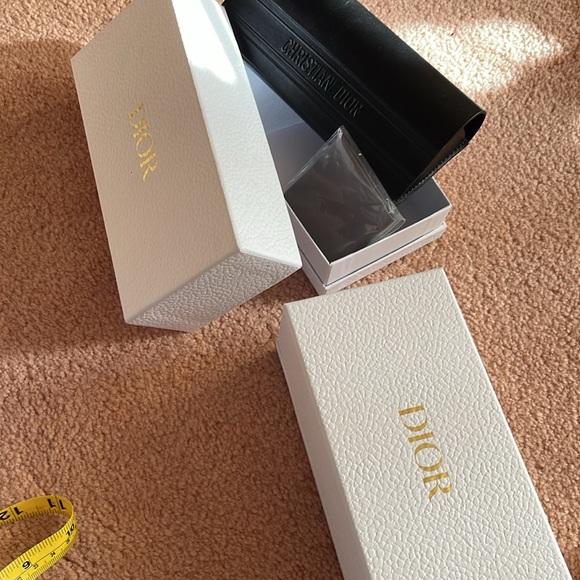 DIOR boxes one with case and one without - Picture 16 of 16